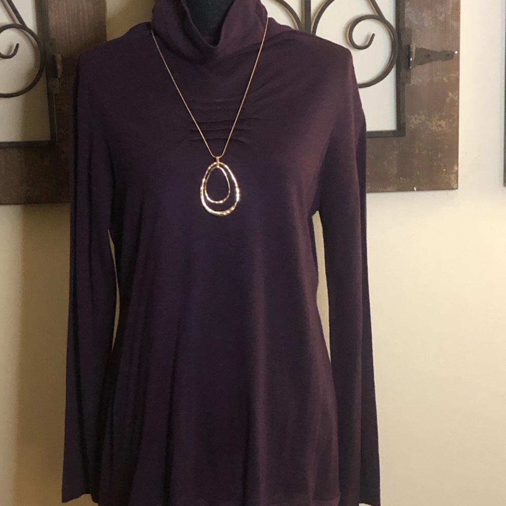 Mock turtle neck tunic with intricate cloth lace